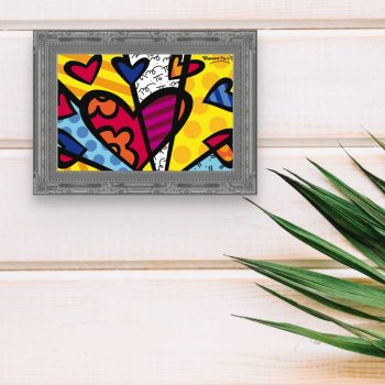Corazón Vibrante: Inspiración Britto en Miniatura