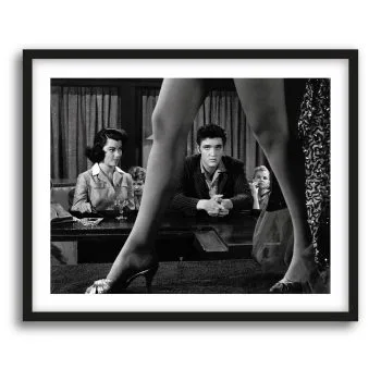 Entre Sombras: Elvis y el Encanto Cinematográfico