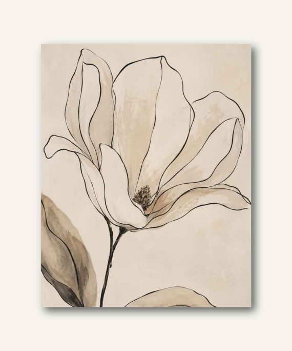 Cuadro botánico contemporáneo con magnolia en dibujo lineal negro y suaves veladuras beige sobre fondo marfil