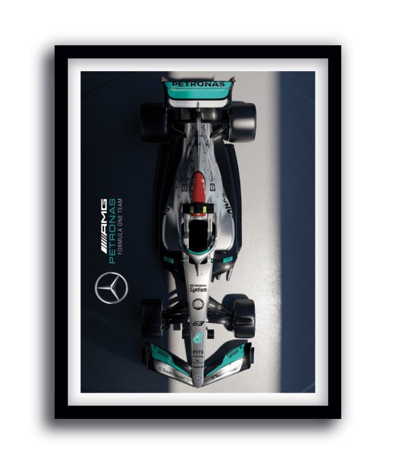 Cuadro de Mercedes Fórmula 1 visto desde arriba, fotografía deportiva en tonos negro, plata y turquesa